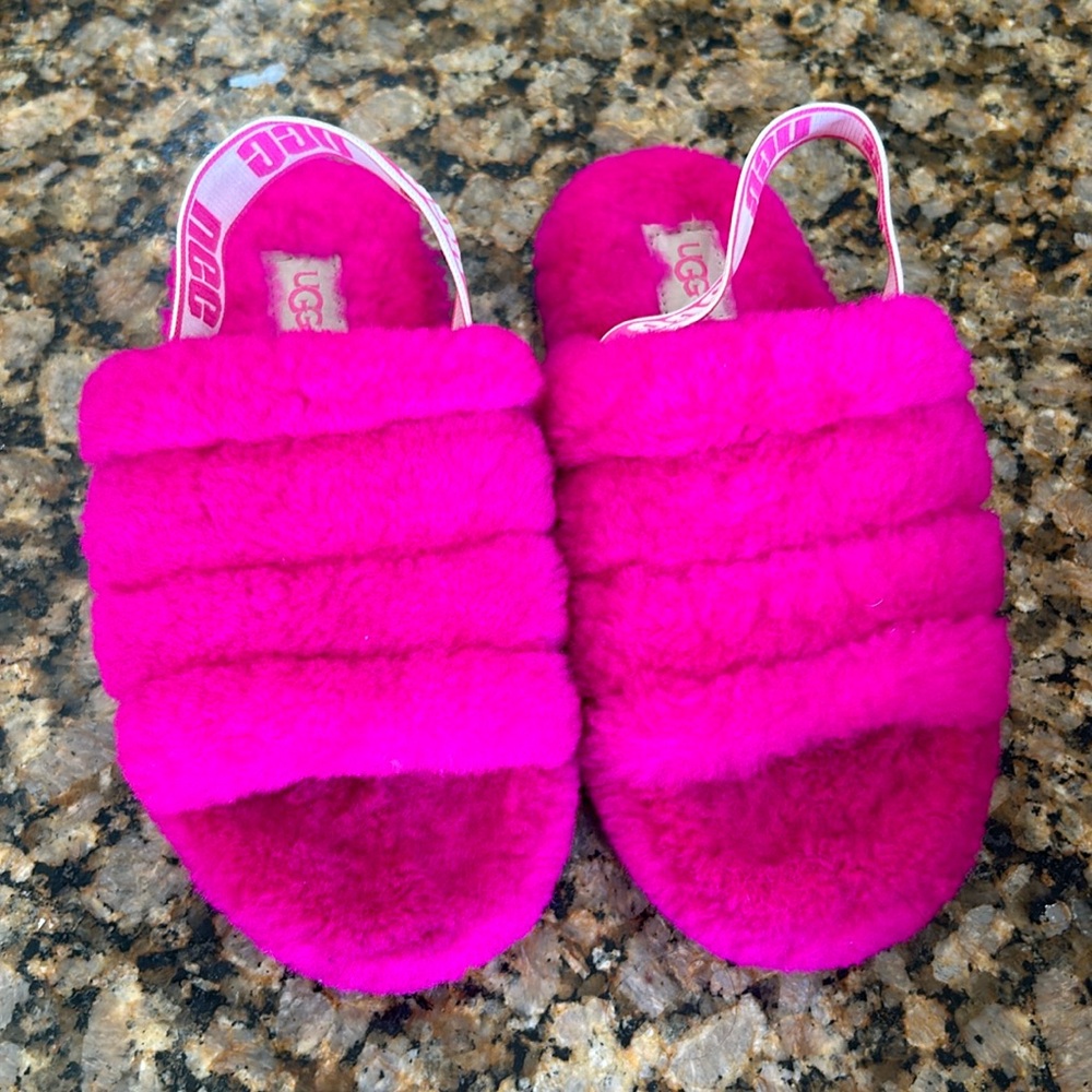 Ugg Pink Fluff Yeah Slippers Size 1 Girls Youth